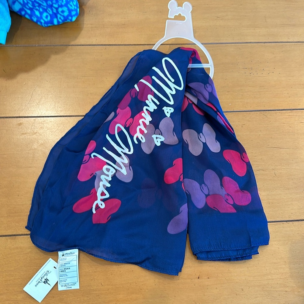 Disney Mini Mouse scarf
